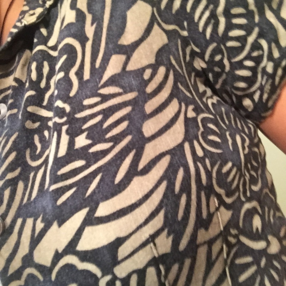 Patterned top - Picture 5 of 6